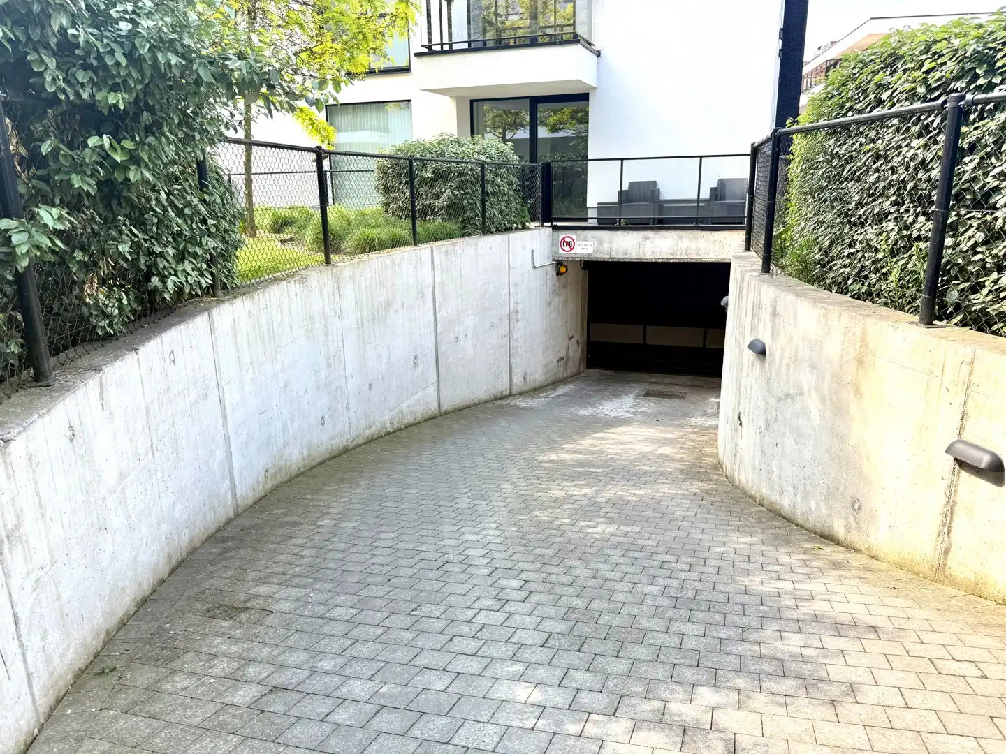 Instapklaar en verzorgd appartement met 2 slaapkamers, terras en garage foto 12