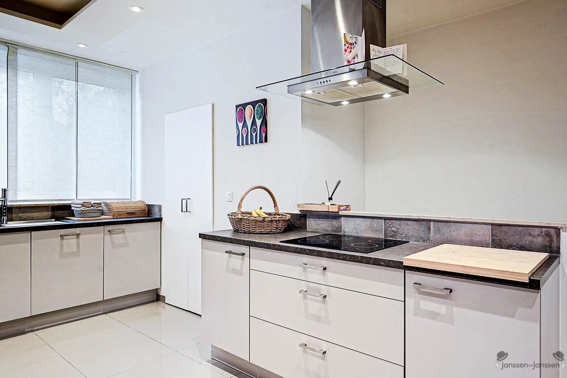 Opbrengsteigendom met ruim duplexappartement (144m²) en handelsgelijkvloers foto 22
