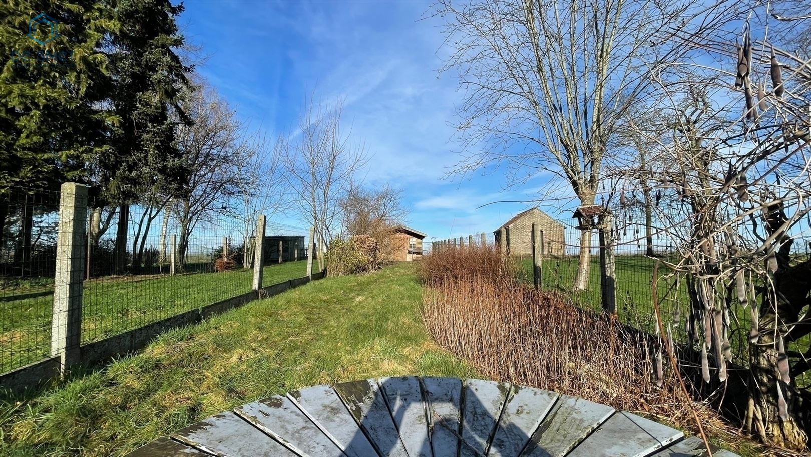 INSTAPKLARE WONING MET PRACHTIGE STADSTUIN. foto 2