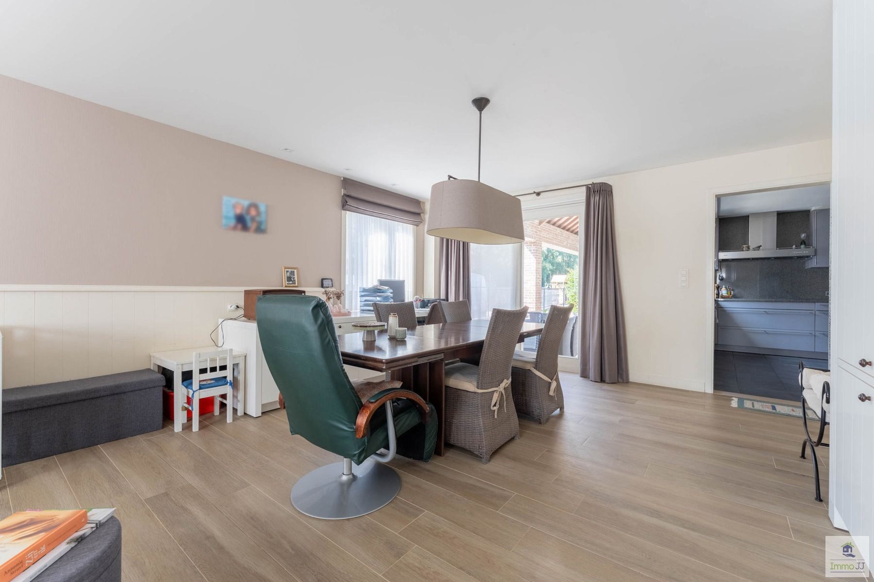 Ruime woning met weiland en volledig onderkelderd  foto 5