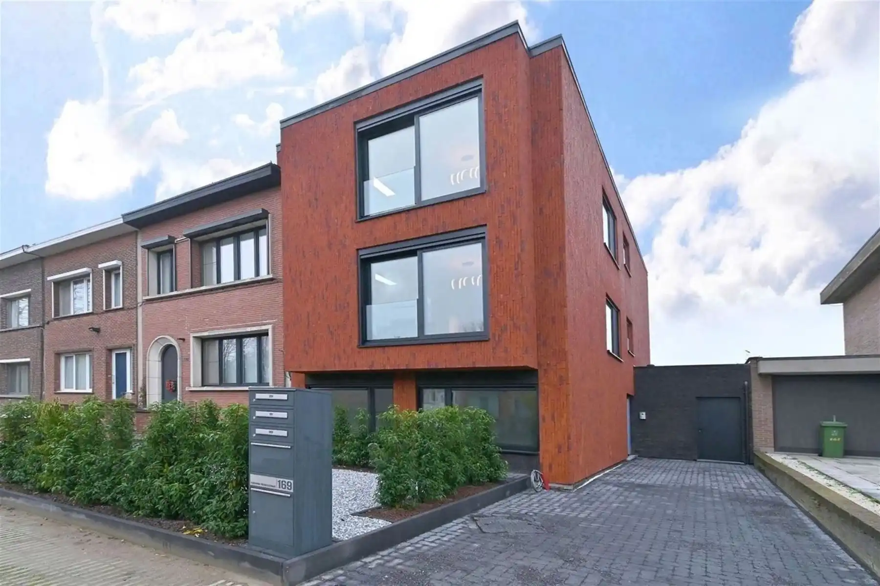 Gerenoveerd BEN-appartement te Berchem! foto 18