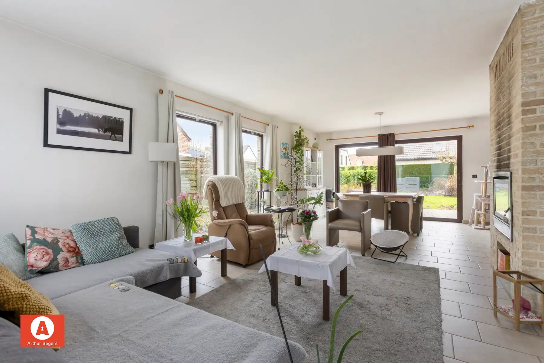 Open bebouwing in een doodlopende straat. foto 4