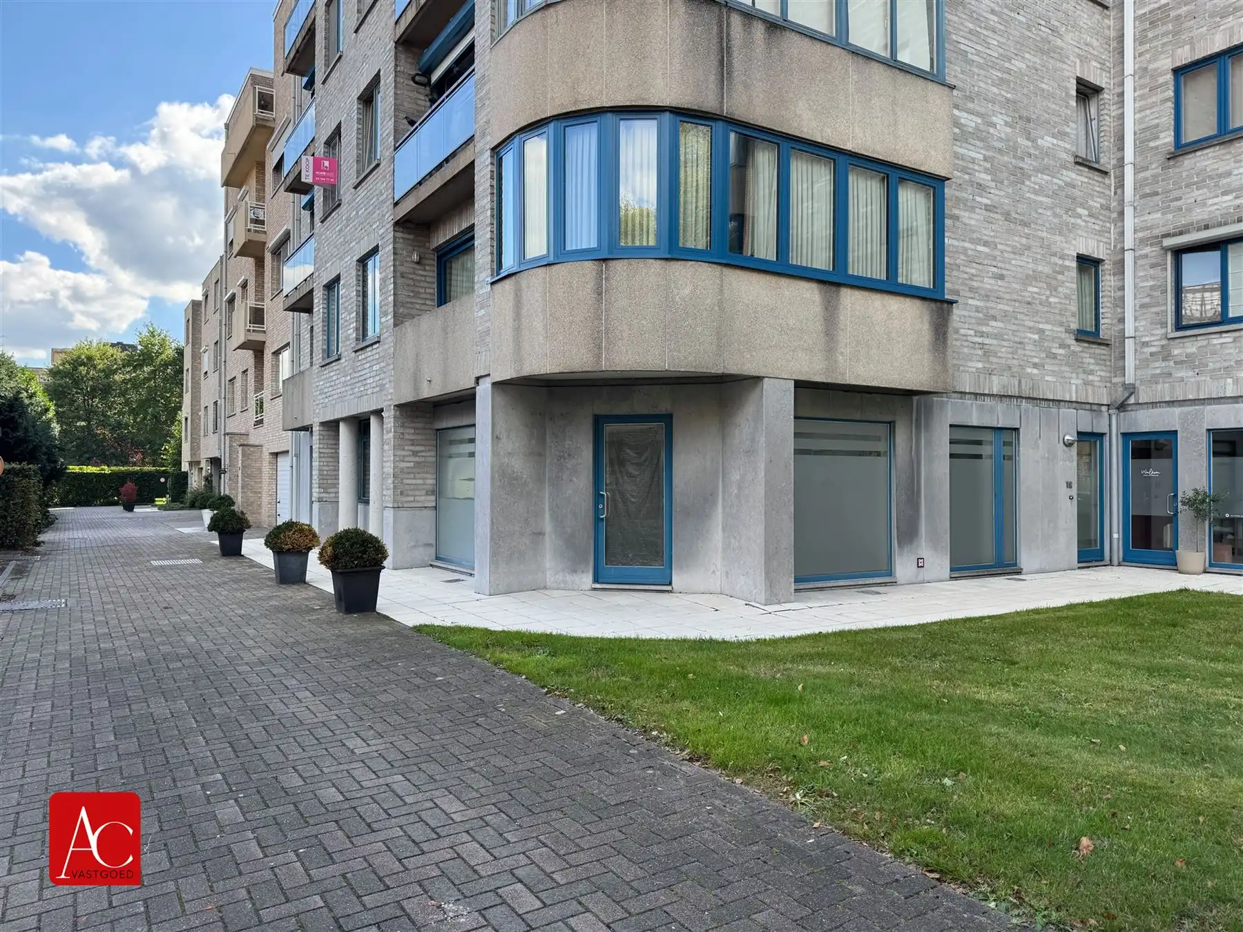 Hoofdfoto van de publicatie: Gelijkvloers appartement, mogelijkheid tot handelszaak