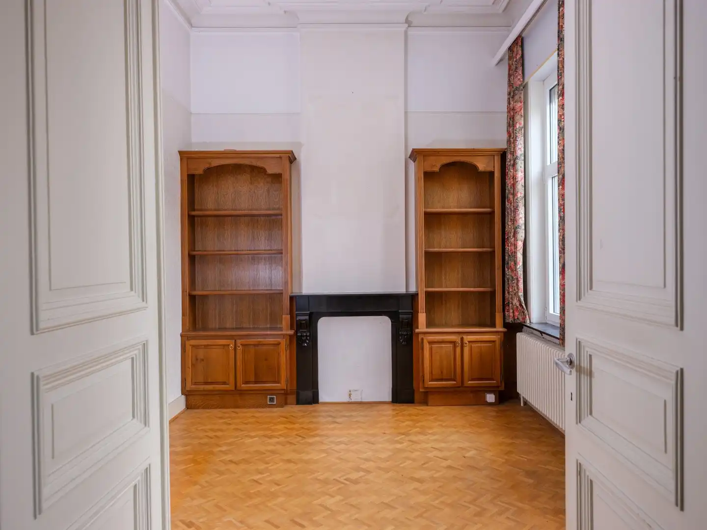 Karaktervolle voormalige pastorie met vier slaapkamers gelegen op een perceel van 1.605 m² foto 9