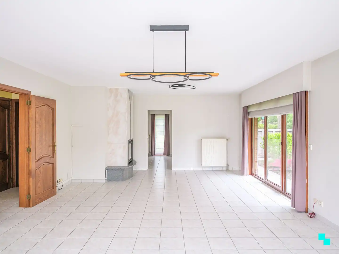 Uitzonderlijk ruime villa in rustige woonwijk foto 4