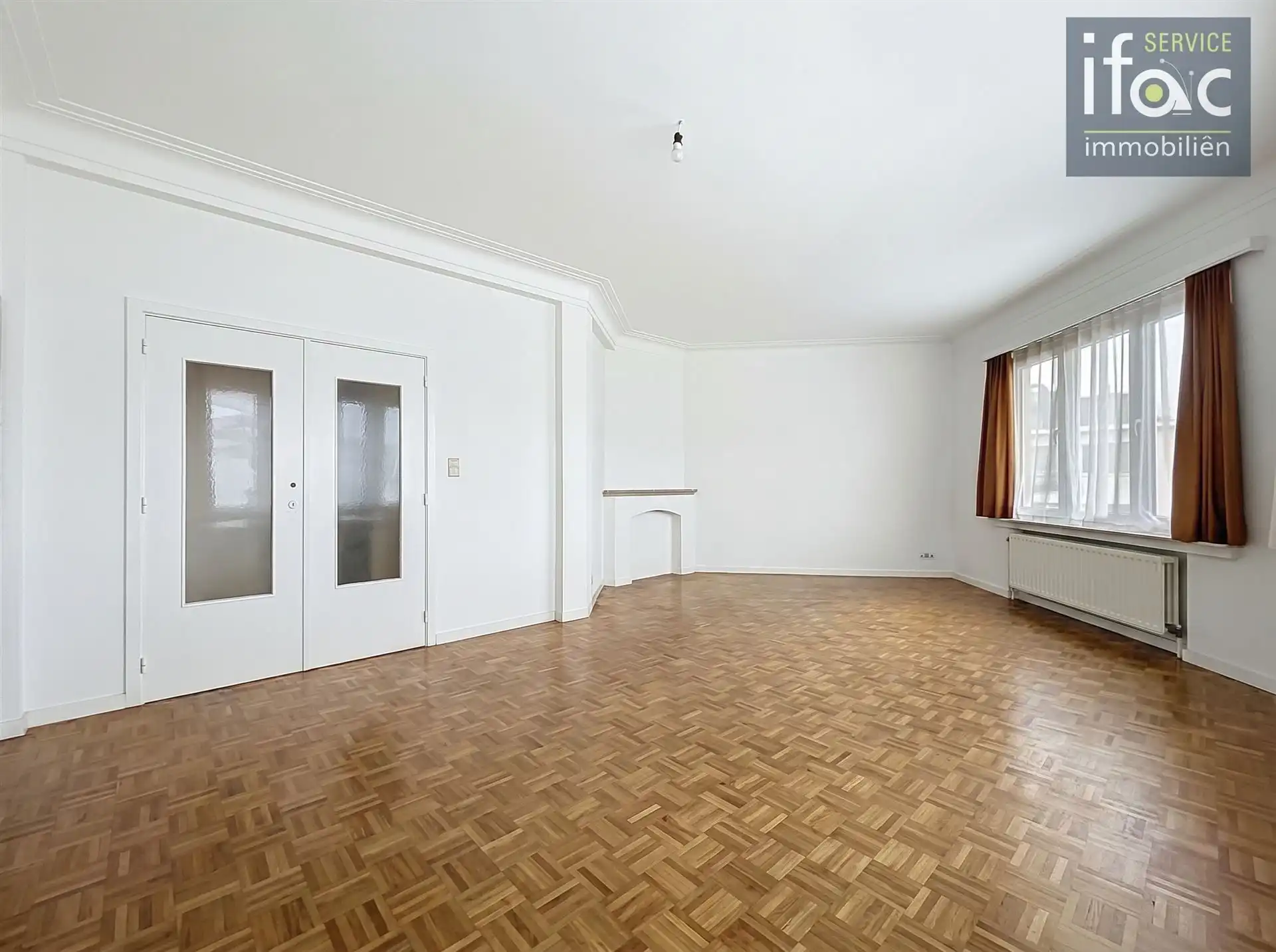 Lichtrijk goed onderhouden appartement op de 4e verdieping foto 4