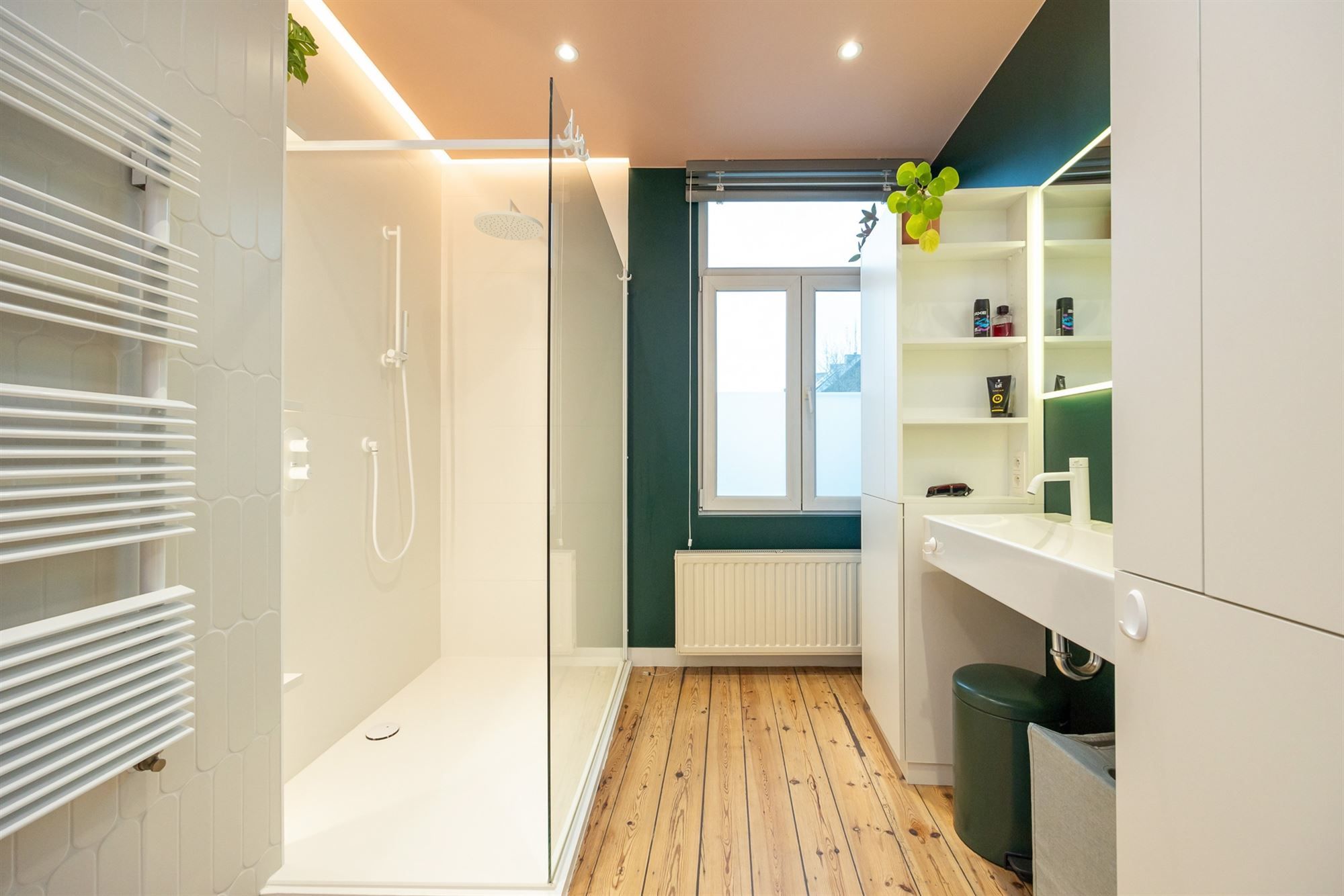 Instapklare gezinswoning met drie slaapkamers en tuin foto 14