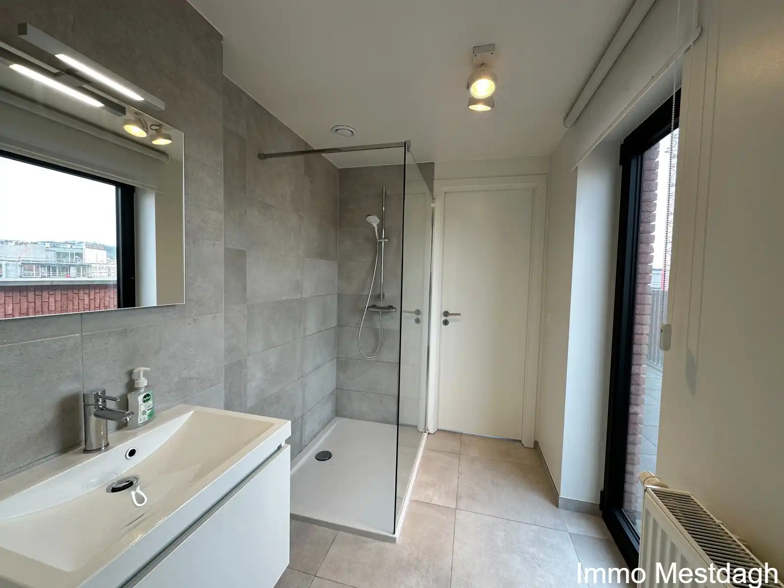 Unieke Penthouse met Panoramisch Uitzicht & Terrassen Rondom foto 38