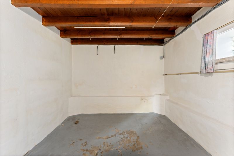 Roeselare - aan de rand van de stad : Charmante landelijke woning met tuin nabij de Zilverberg – Roeselare opp. 655 m² foto 15