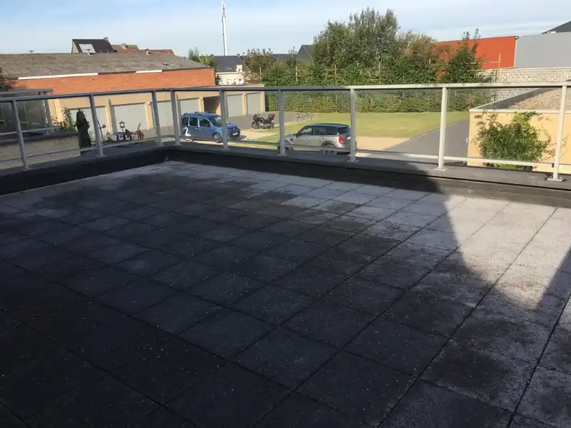 Appartement met twee slaapkamers - ruim terras en garagebox foto 16