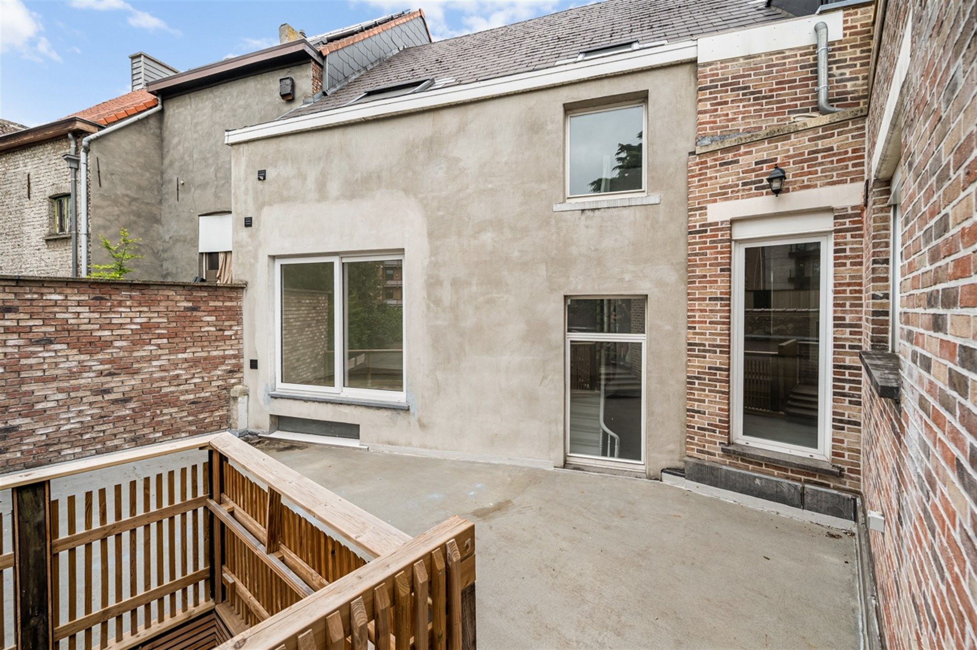 Instapklaar en volledig vernieuwd appartement met ruim terras in het hart van de stad foto 16