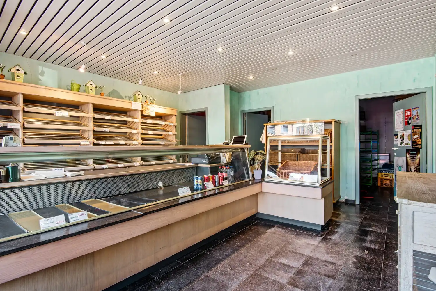 Handelshuis met ruime woning en zwembad te Koningshooikt foto 2