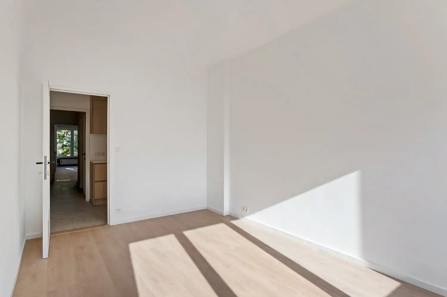 Licht en ruimte in het hart van Antwerpen – 1 slaapkamer appartement foto 9