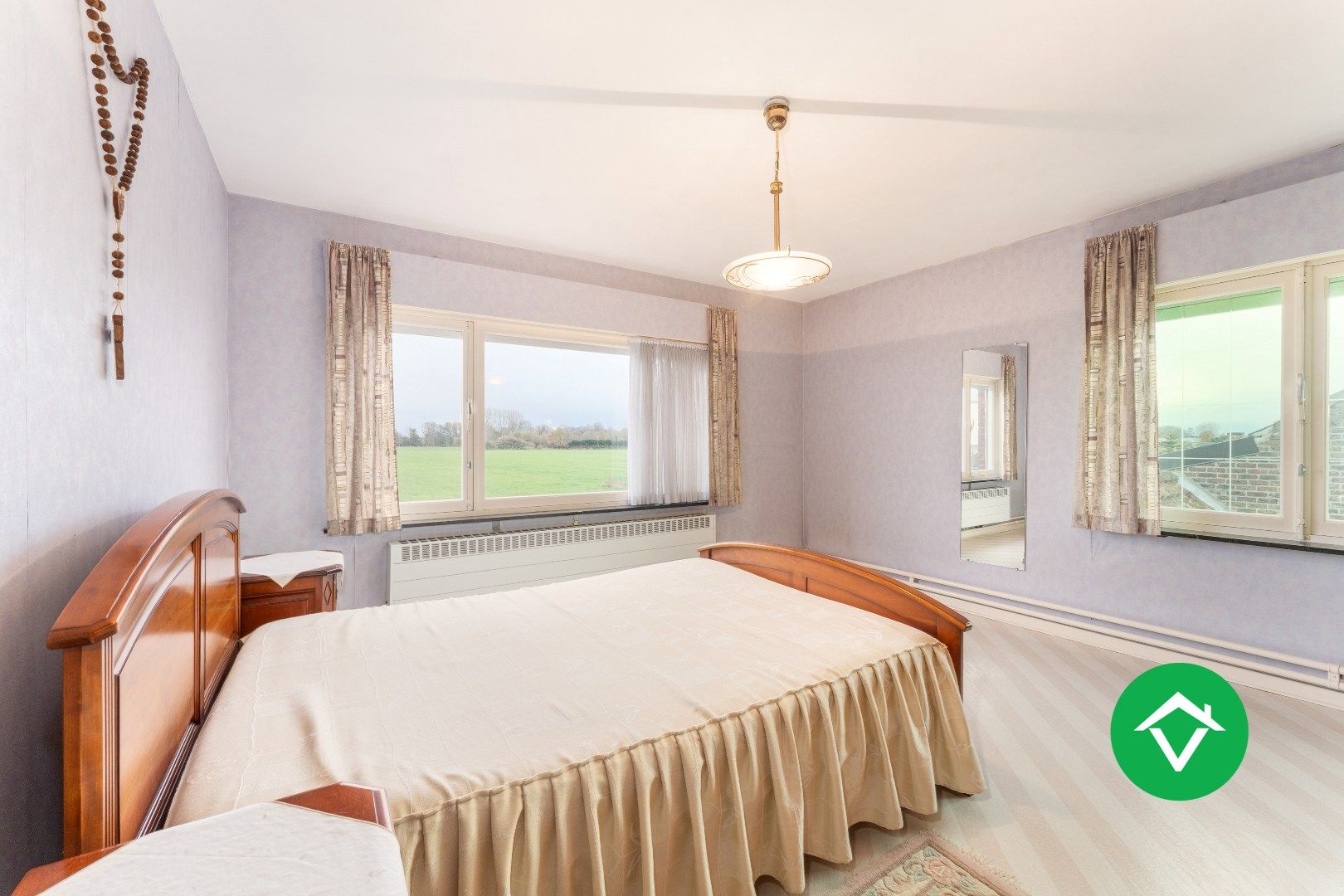 Op te frissen gezinswoning met twee garages en landelijk zicht te Eernegem foto 14