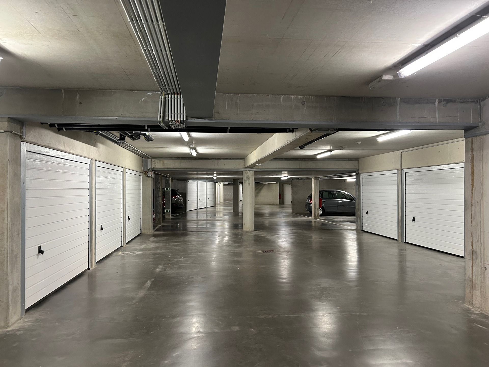 Nieuw appartement met terras en parking vlakbij het centrum! foto 22