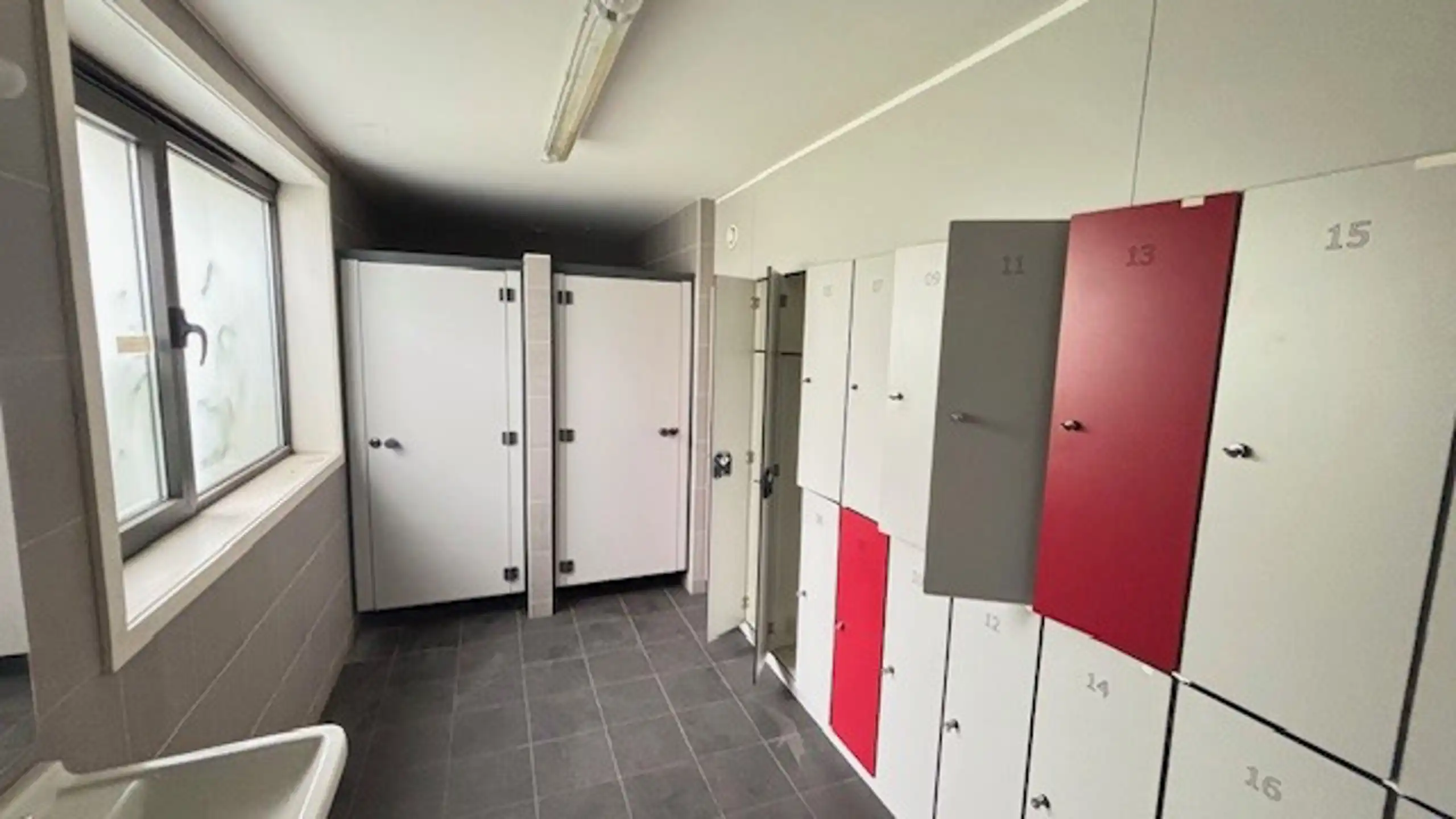 Commerciële ruimte te huur foto 4