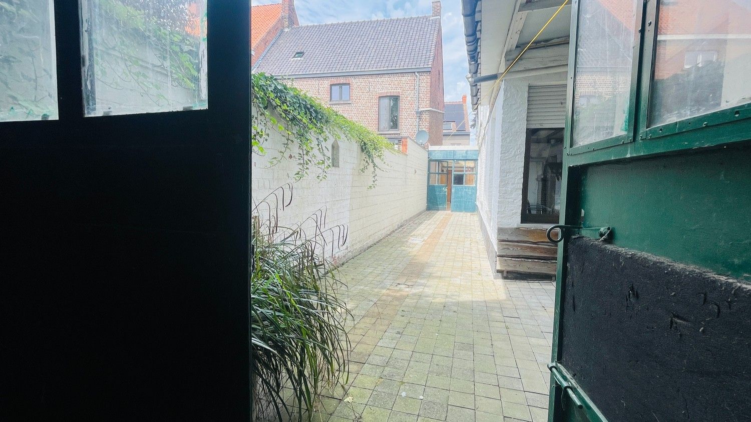 Veelzijdige vrijstaande woning met praktijkmogelijkheid in het centrum van Ruddervoorde foto 11