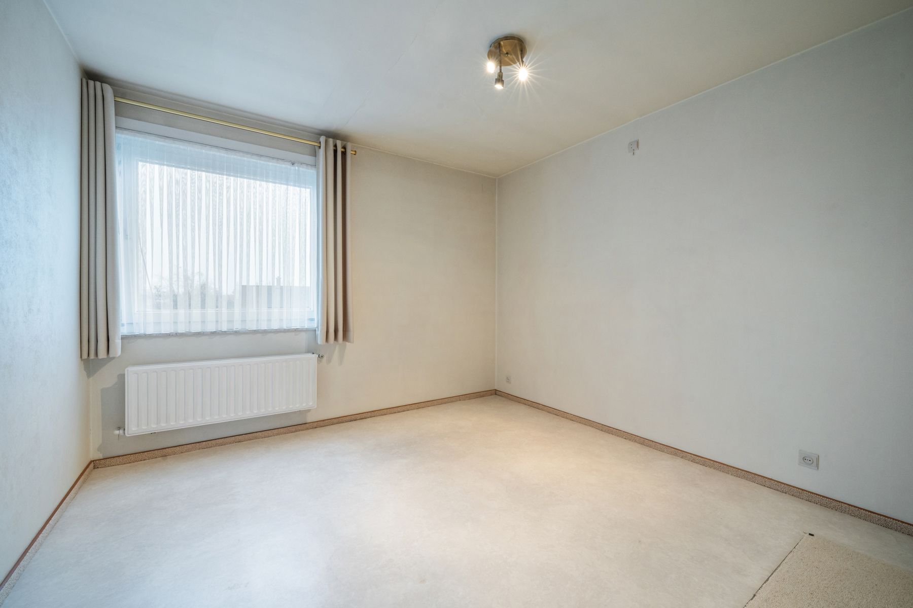 Leuk appartement met 2 slaapkamers en garage foto 10