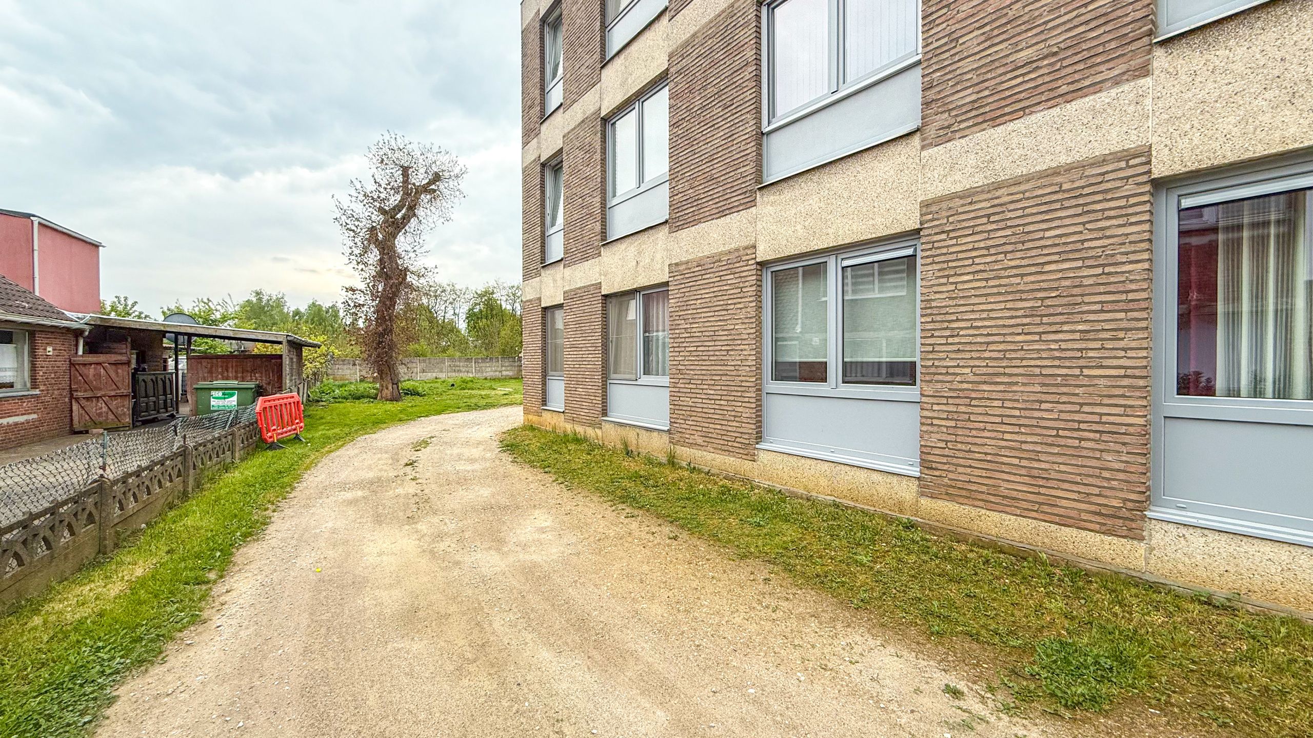 Ruim appartement met garage op topligging in Heusden-Zolder! foto 27