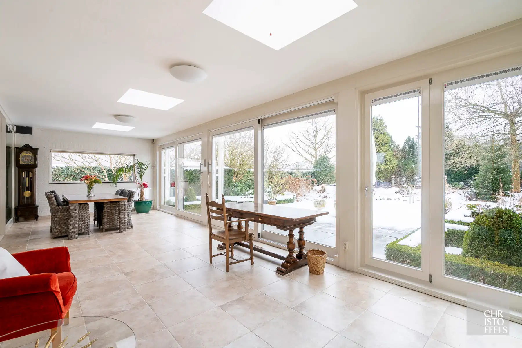 Villa (336m²) met 3 slaapkamers en een zwemvijver op een perceel van 1.219m²!  foto 9