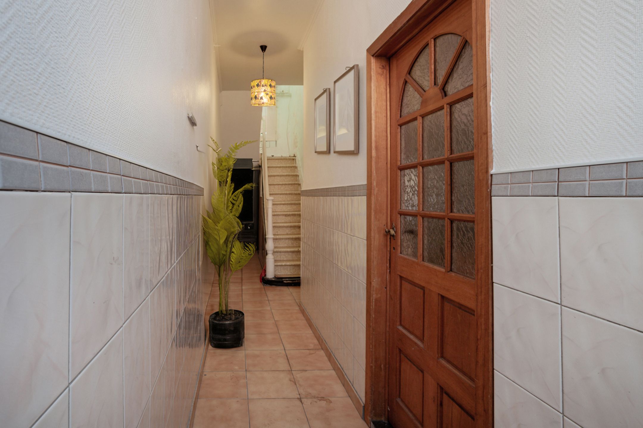 Ruime woning met 4 slaapkamers op bruisende locatie foto 5