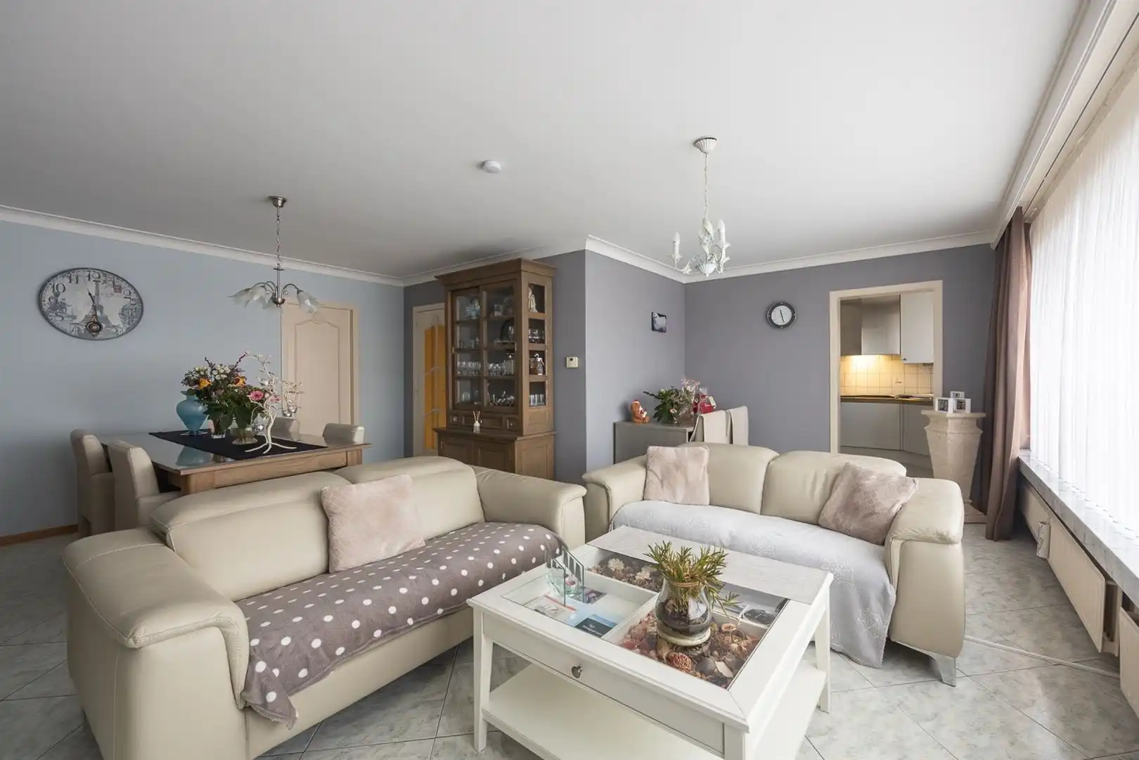 Instapklaar appartement INCL GARAGE foto 2