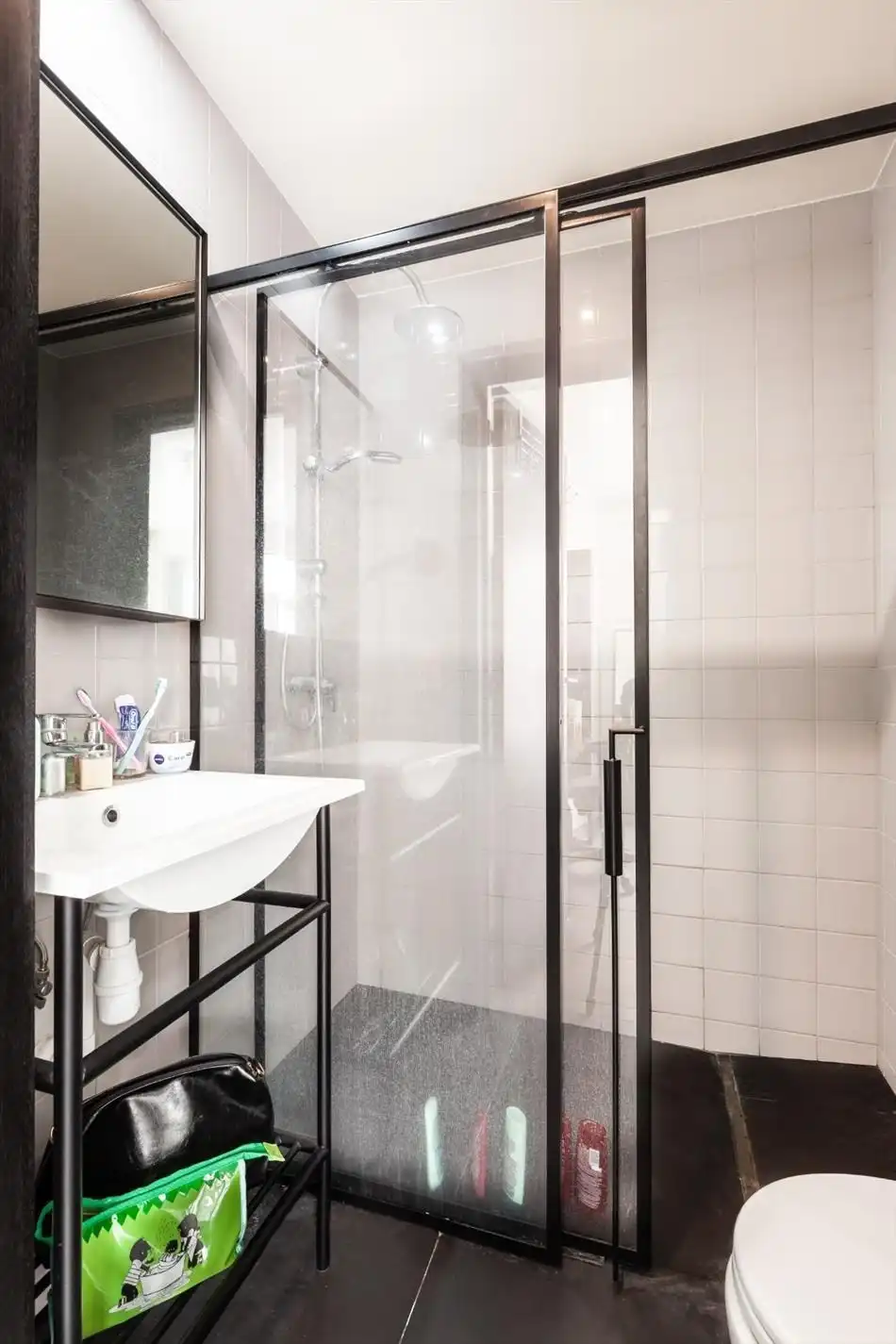 Laatste studentenkamer met privé sanitair in hartje Leuven! foto 3