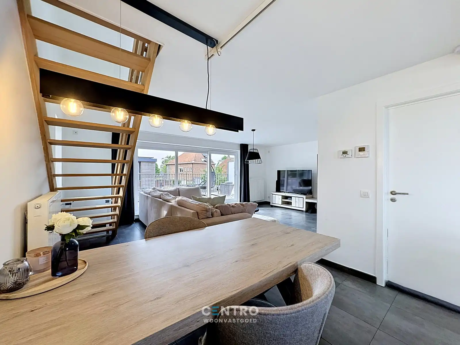Instapklaar RUIM appartement met 3 RUIME slpks +  ruim ZUDgericht terras! foto 2