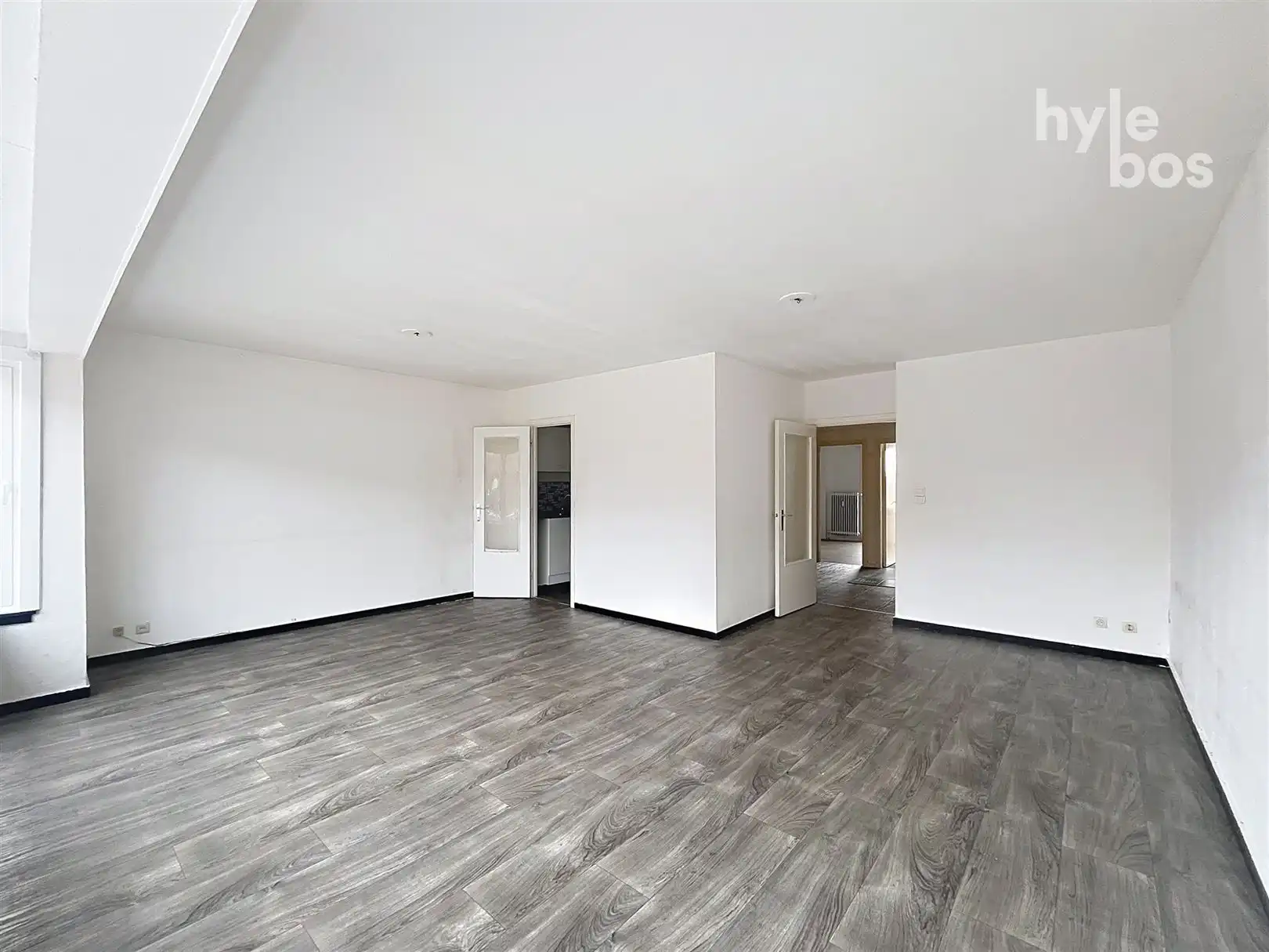 Centraal gelegen 2 slaapkamer appartement foto 3