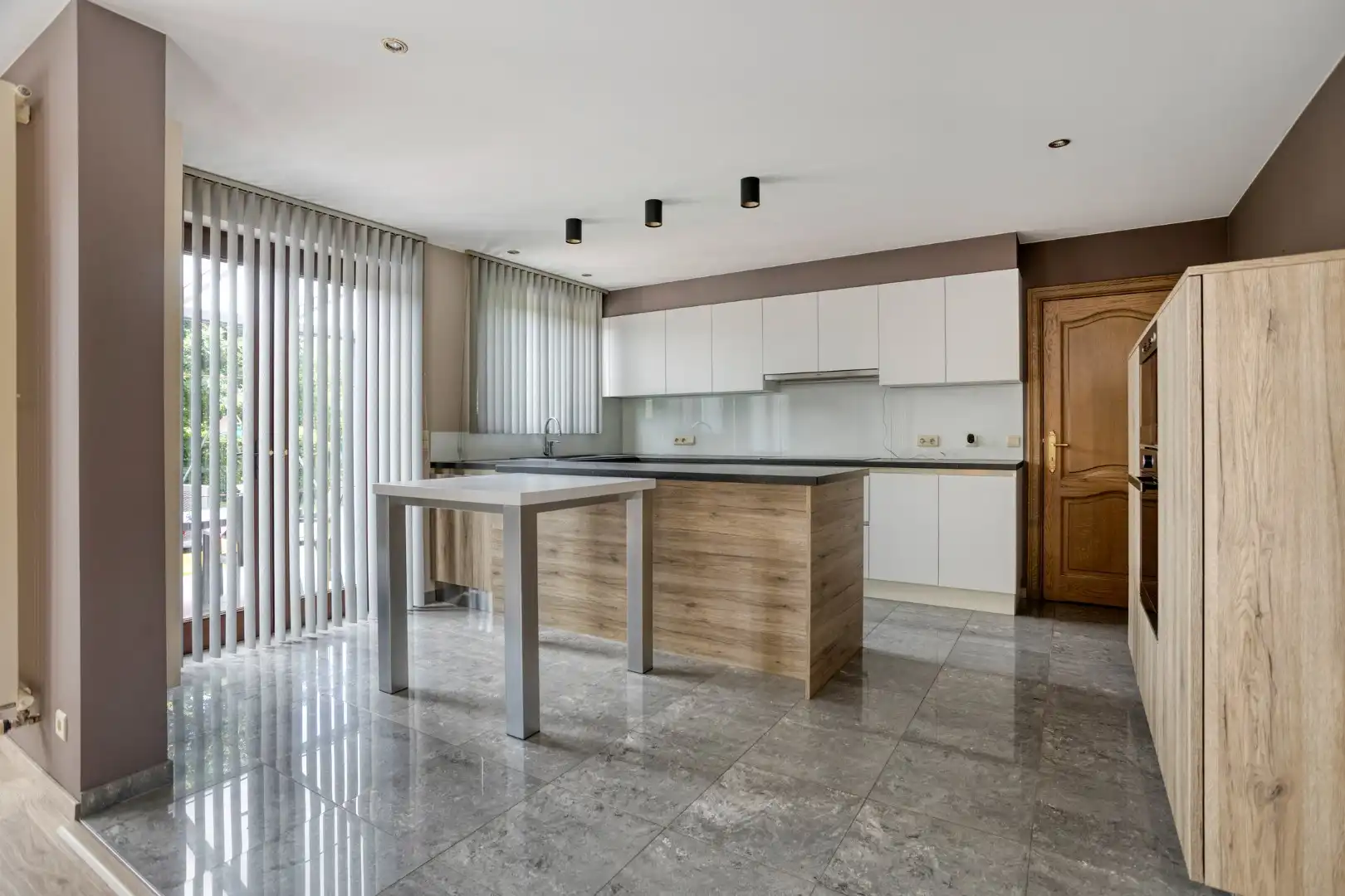 Instapklare vrijstaande woning in rustige woonbuurt nabij het centrum van Tongeren foto 7