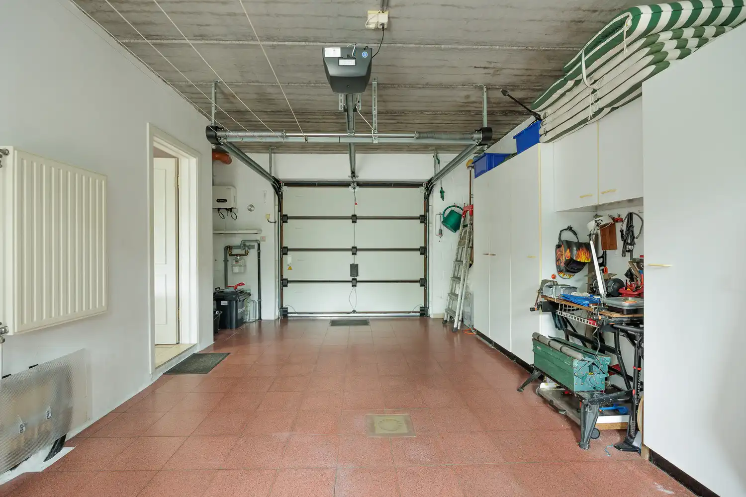 Instapklare gezinswoning met zonnige tuin in een rustige, doodlopende straat foto 30