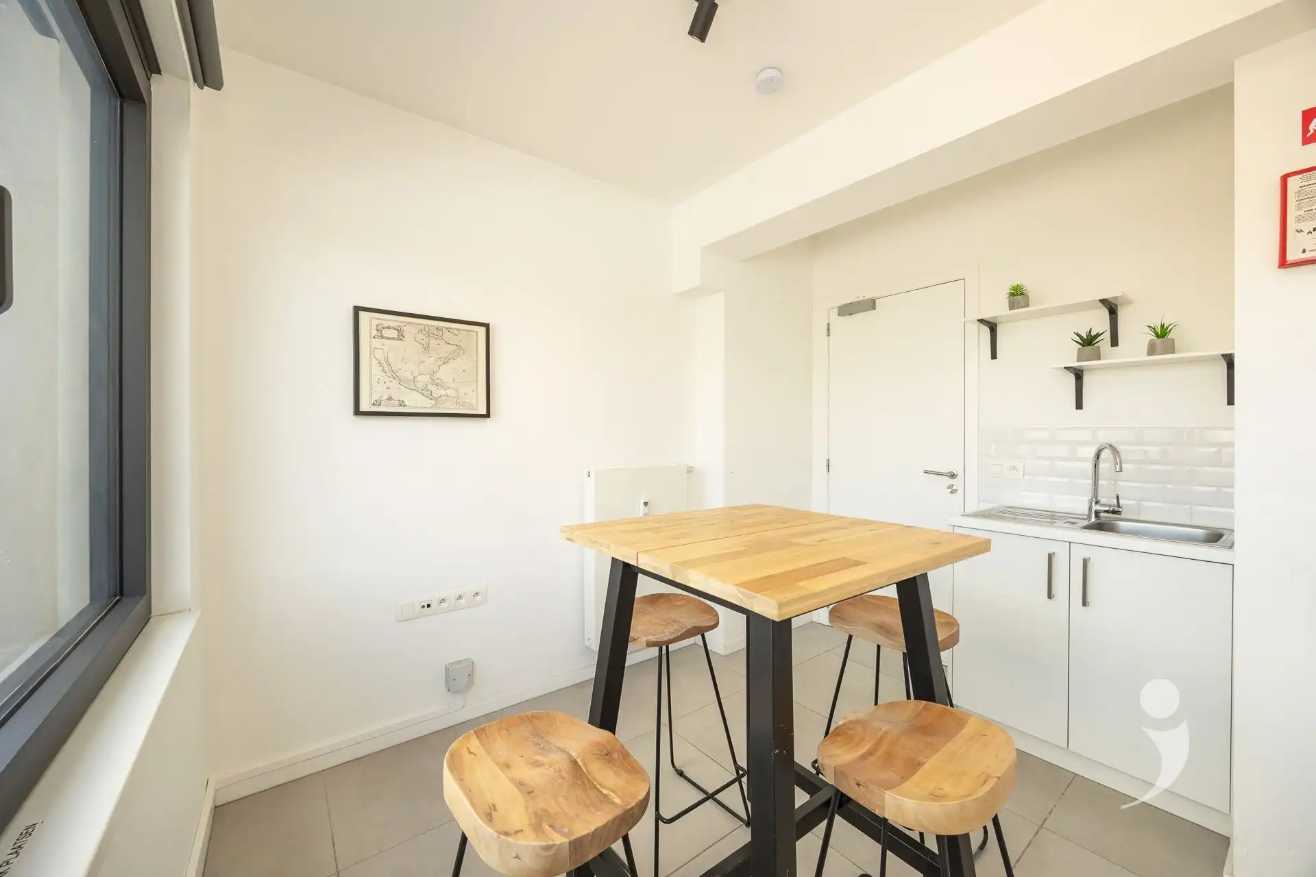 Building met 8 kamers foto 31
