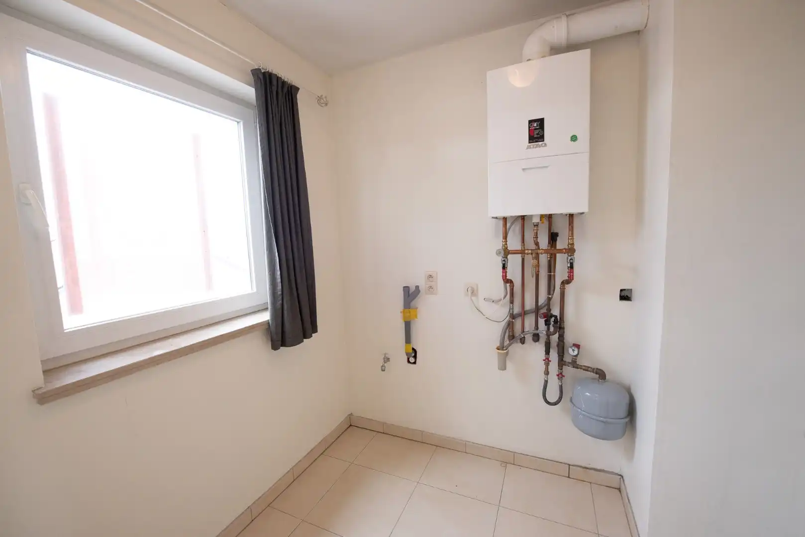 Instapklaar appartement met 2 slaapkamers te huur in Waregem foto 12