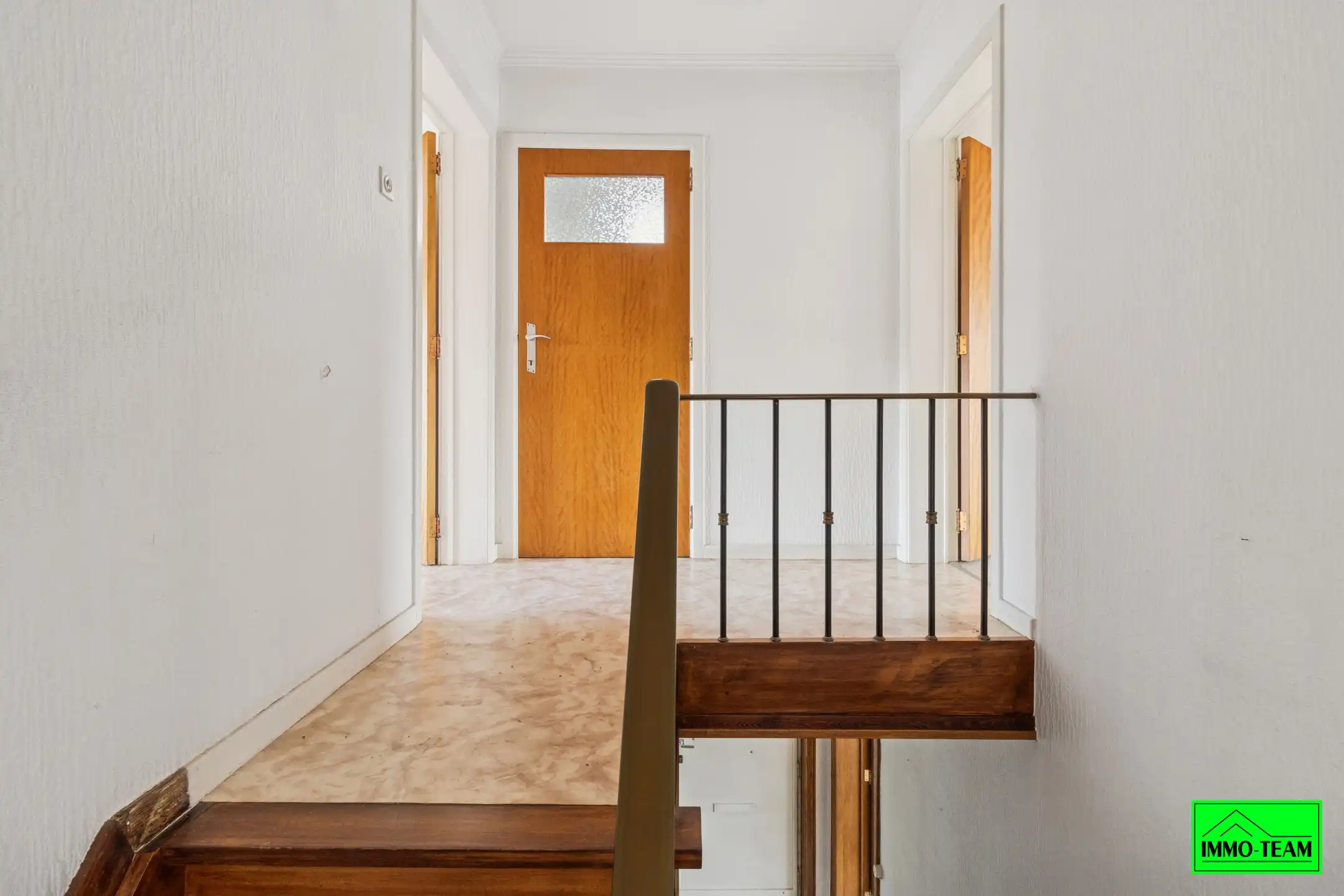 Te renoveren 4-gevel woning met garage en tuin foto 15