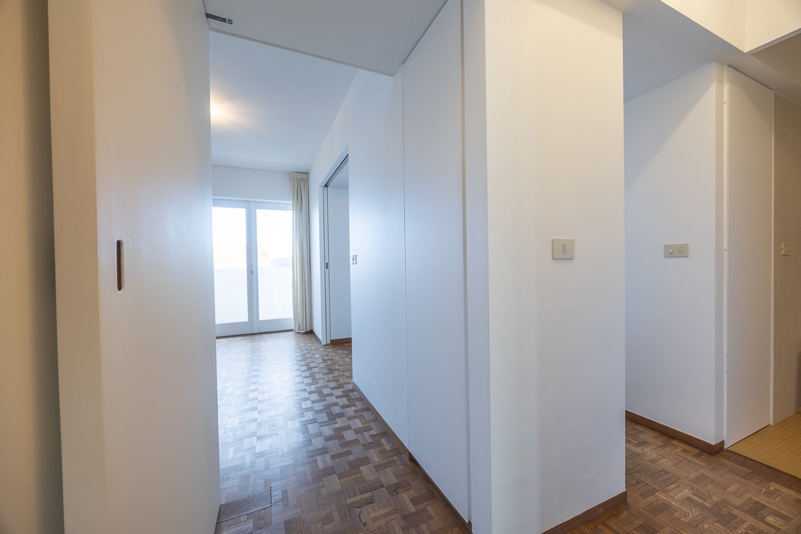 Stijlvol gerenoveerd appartement zongericht met open zicht in hartje Oostende foto 11