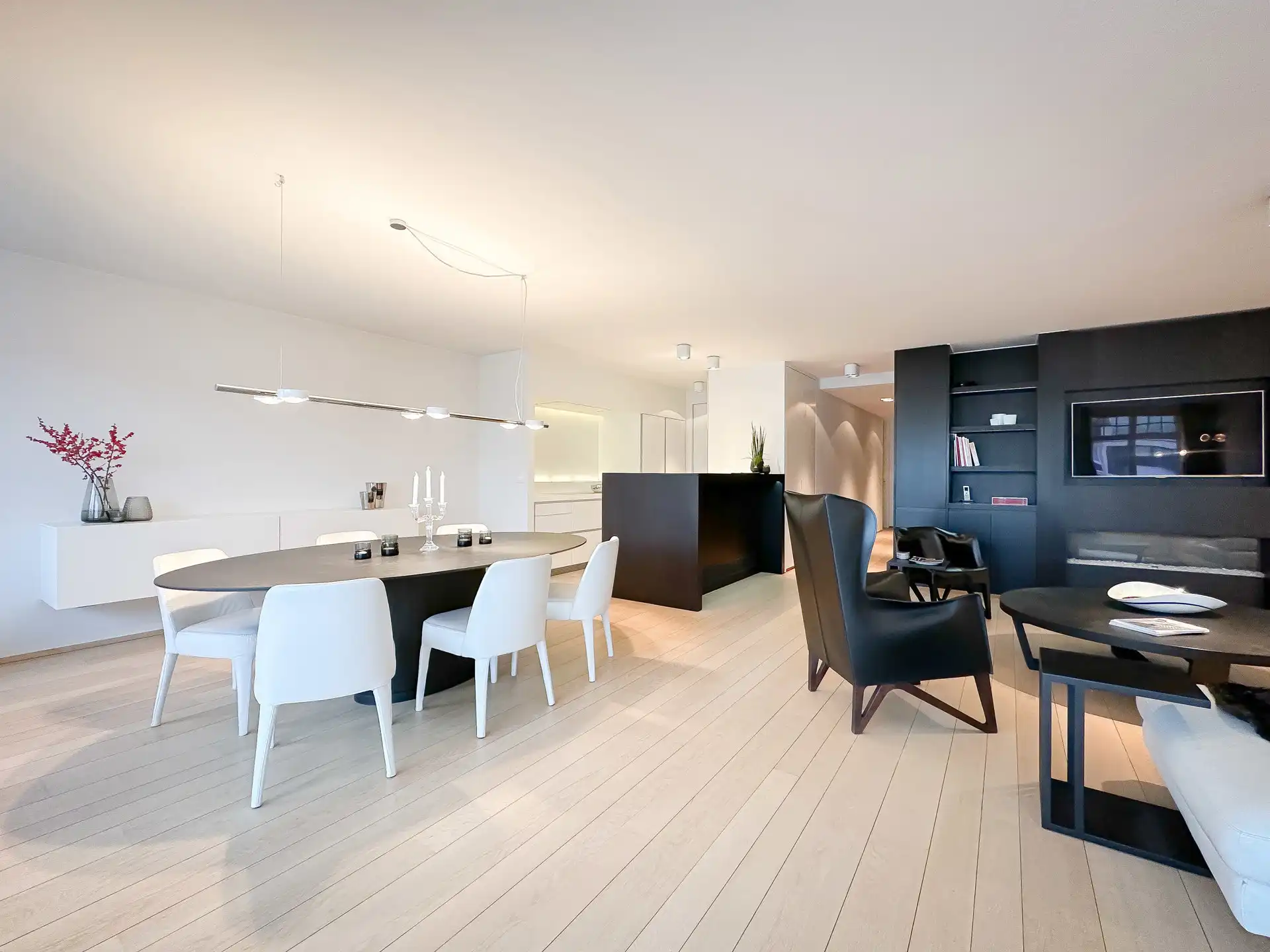 Uitzonderlijk appartement in de iconische residentie Carlton foto 4