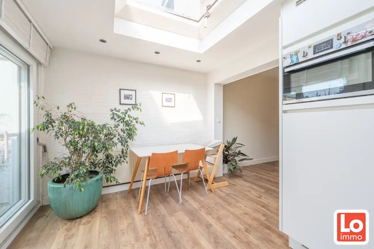VERKOCHT!! Leuke gezellige starterswoning met aangename ruime stadstuin op een goede locatie tussen Gent en Oostakker centrum! foto 8