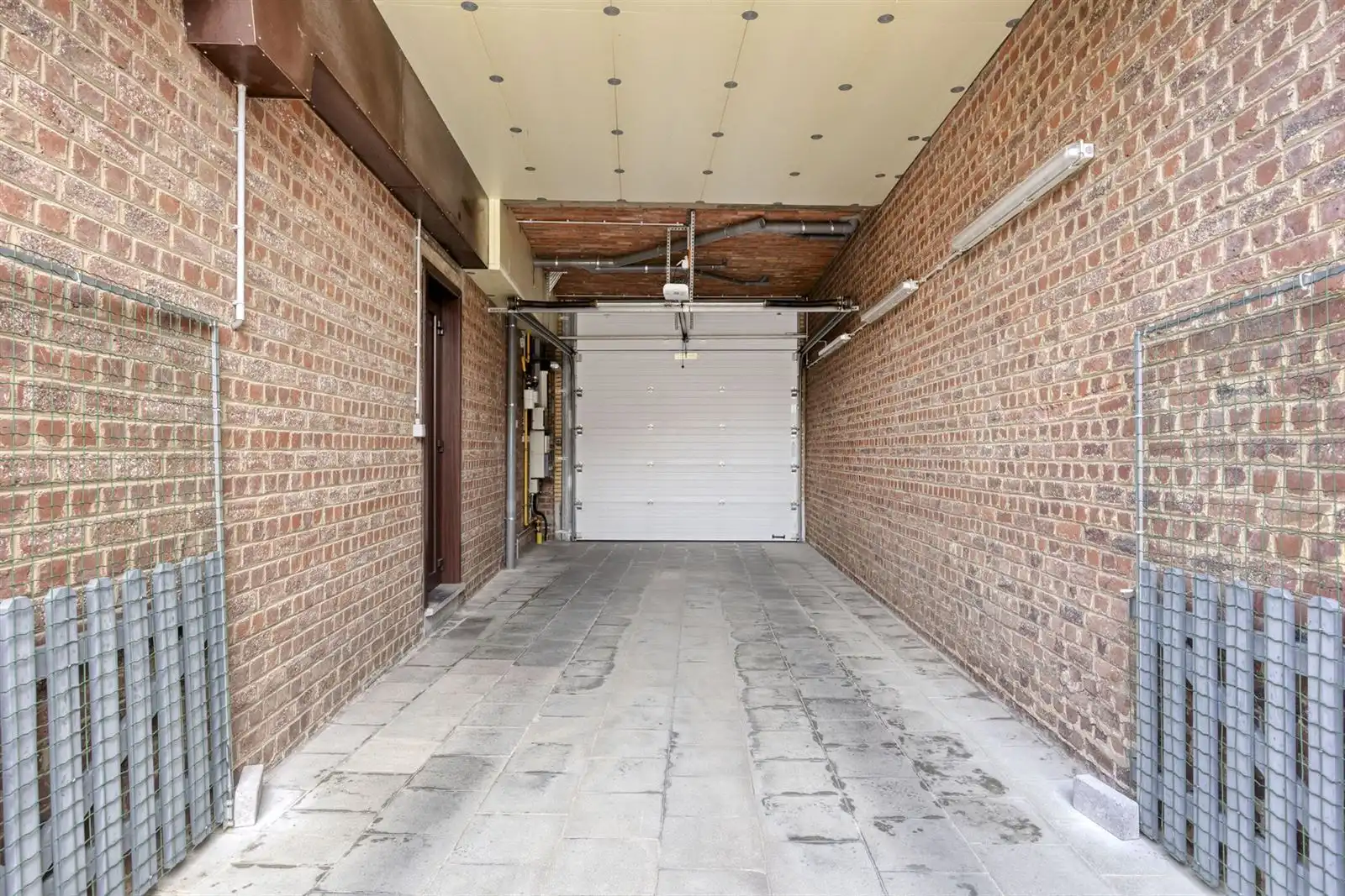 Woning met ruime loods te koop foto 47