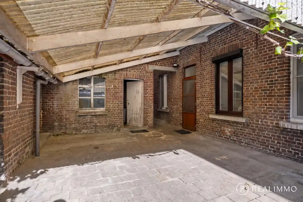 Ruime woning met grote tuin in Kooigem foto 14