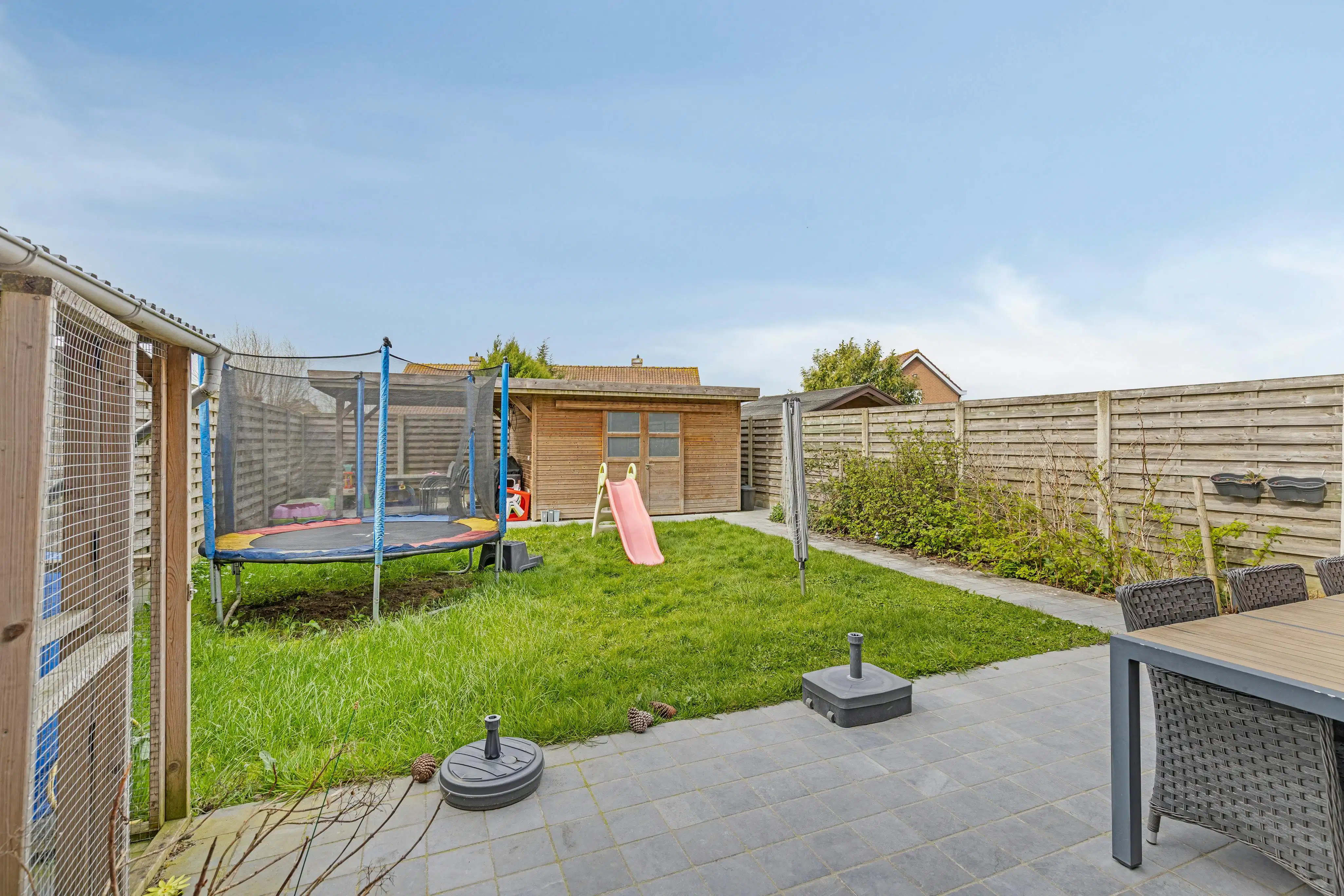 Gerenoveerde woning met 4 slaapkamers, tuin en garage. foto 22