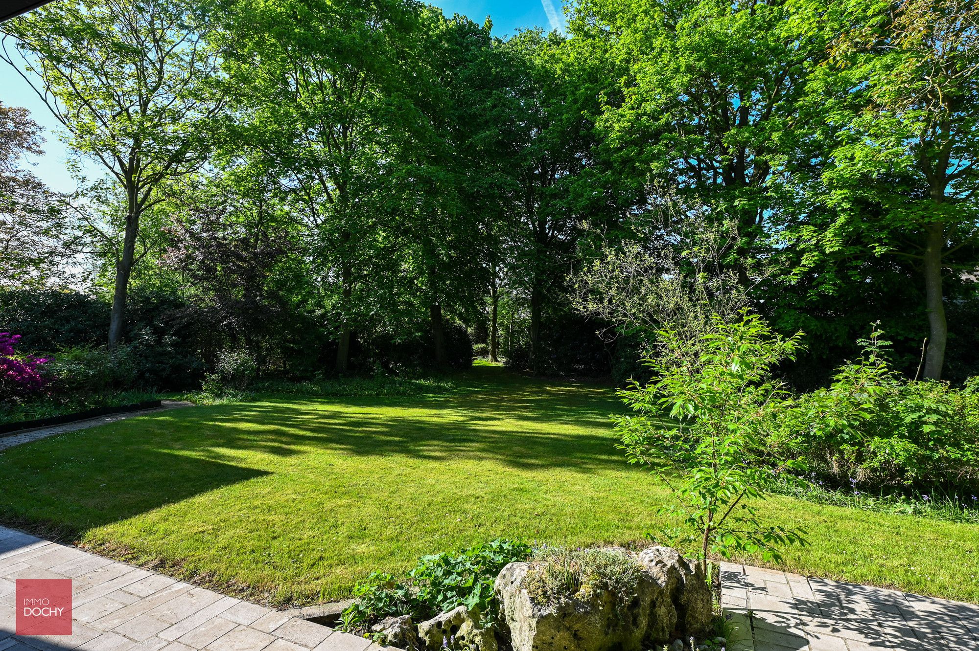 Ruime villa met prachtige tuin foto 21