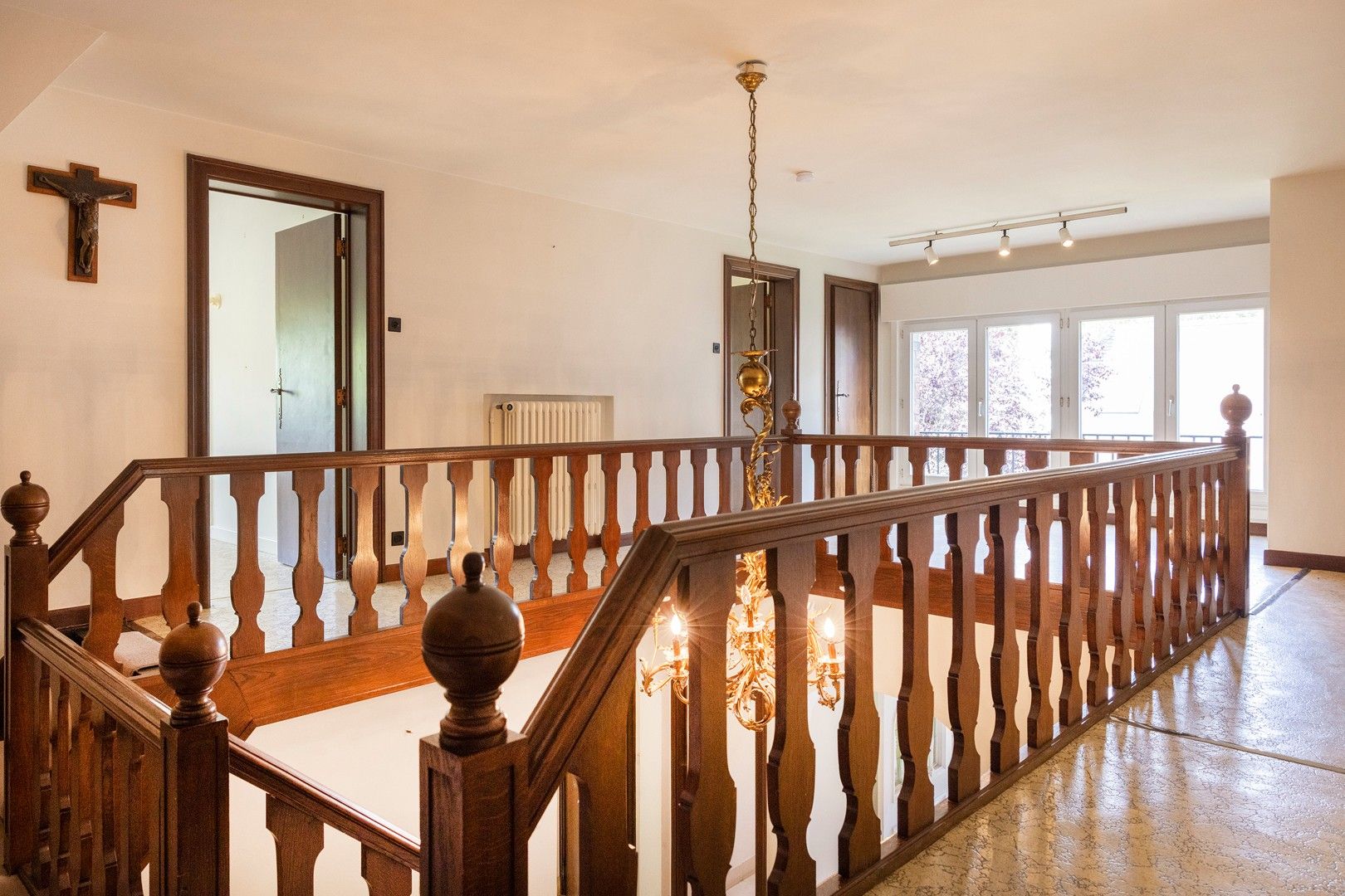 Statige villa met 5 slaapkamers en mooie, volwassen tuin. foto 16