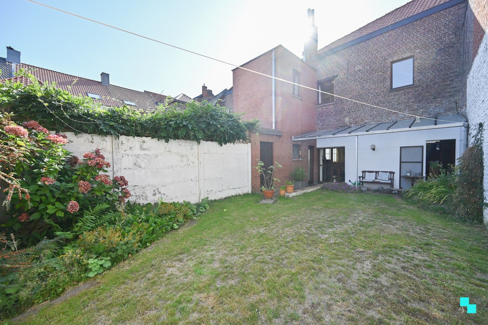 Neoclassicistisch getinte burgerwoning in hartje Izegem foto 16