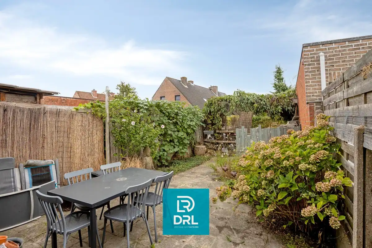 Af te werken woning met grote werkplaats/loods te Sint-Kruis. foto 18
