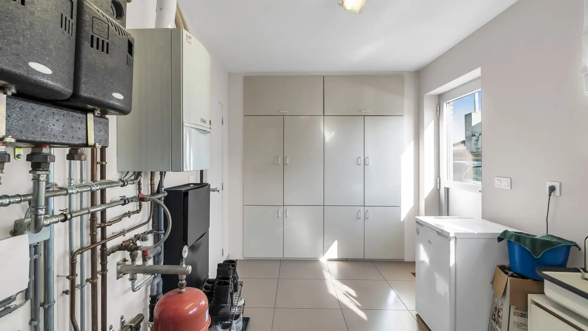 Trendy gezinswoning met open leefruimte, 4 slaapkamers en vrijstaande garage foto 14