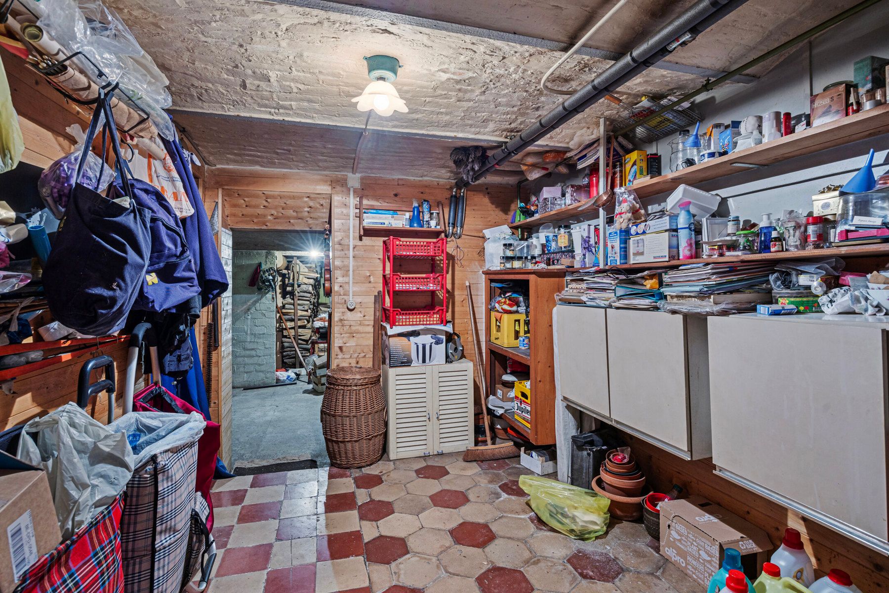 Gezinswoning met 2 slaapkamers, kelder en veranda in Jette foto 21