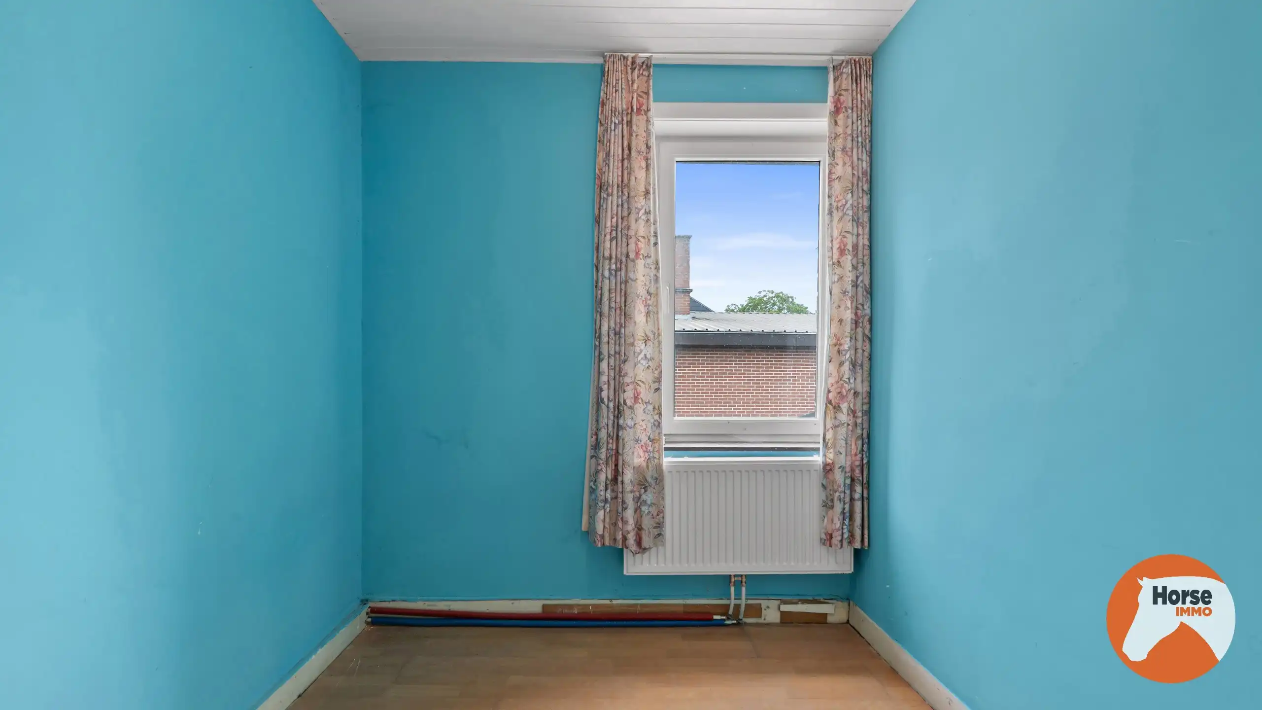 RIEMST - Te renoveren woning met stalling foto 13