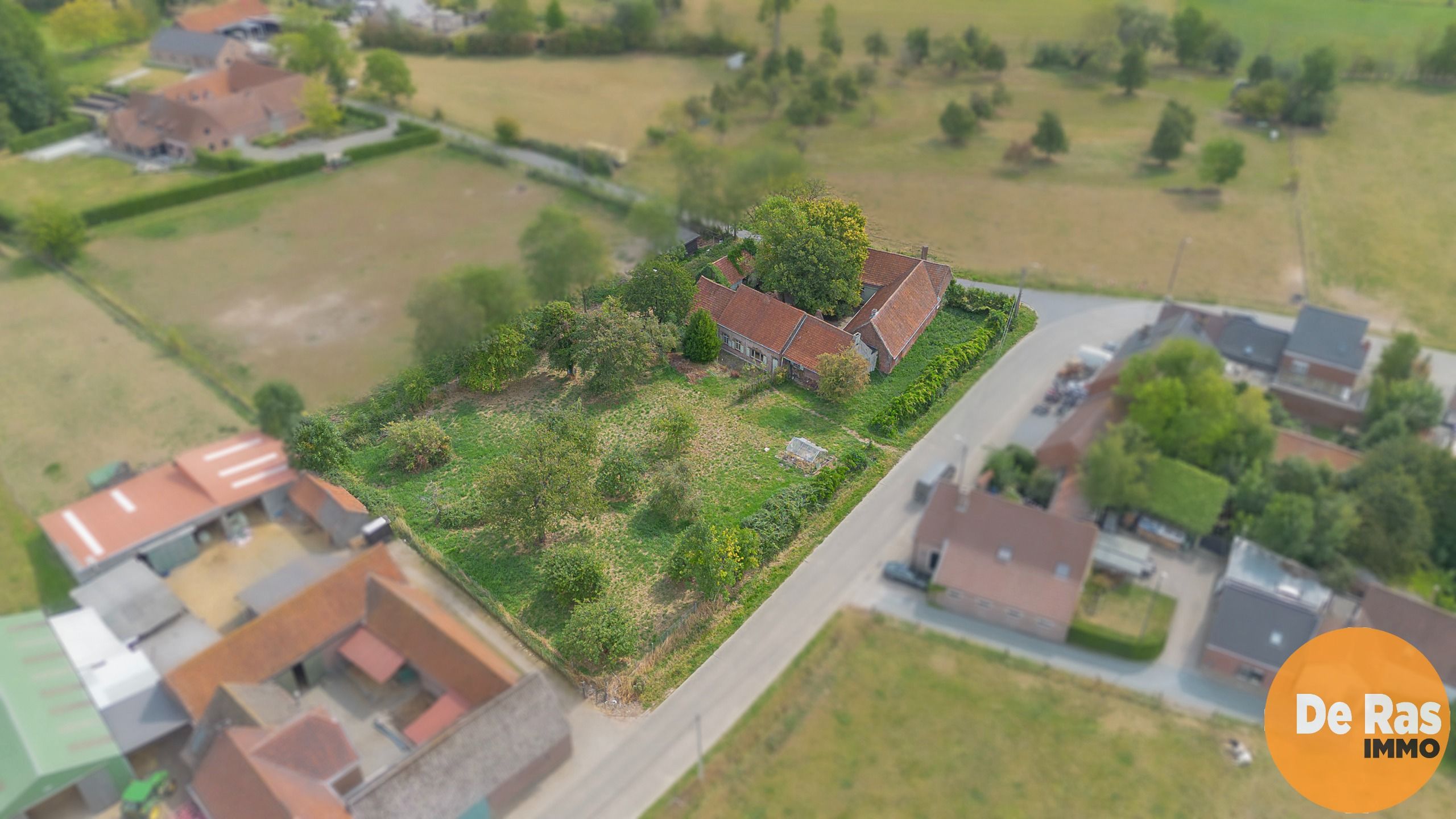 AAIGEM - Prachtige vierkantshoeve foto 2