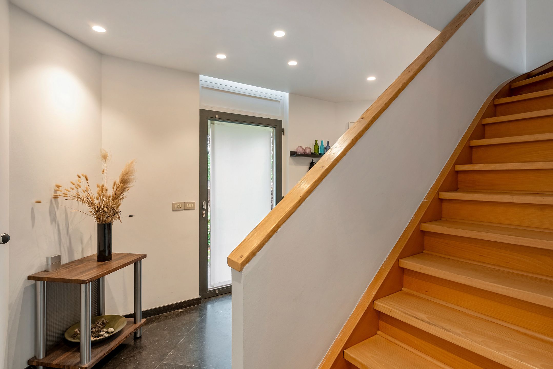 Woning met zwembad op zuidgericht perceel van ca. 2145 m² foto 3