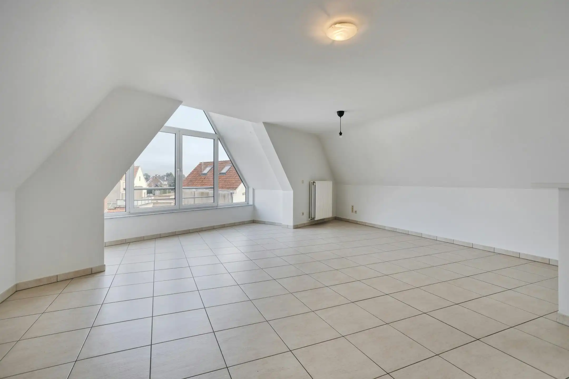Lichtrijk en ruim duplex appartement te koop in Knokke foto 2